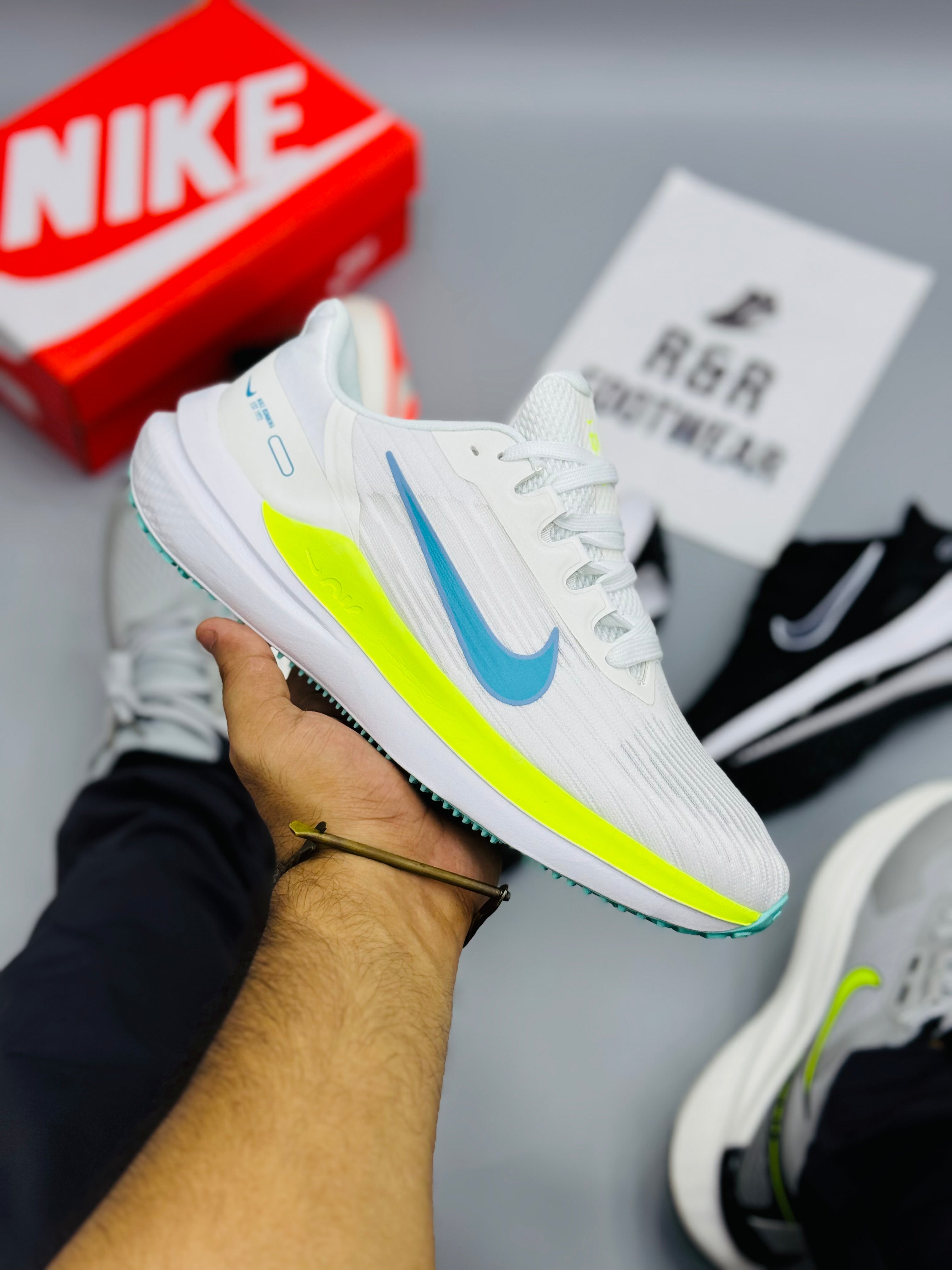 NK Winflo 9 runners