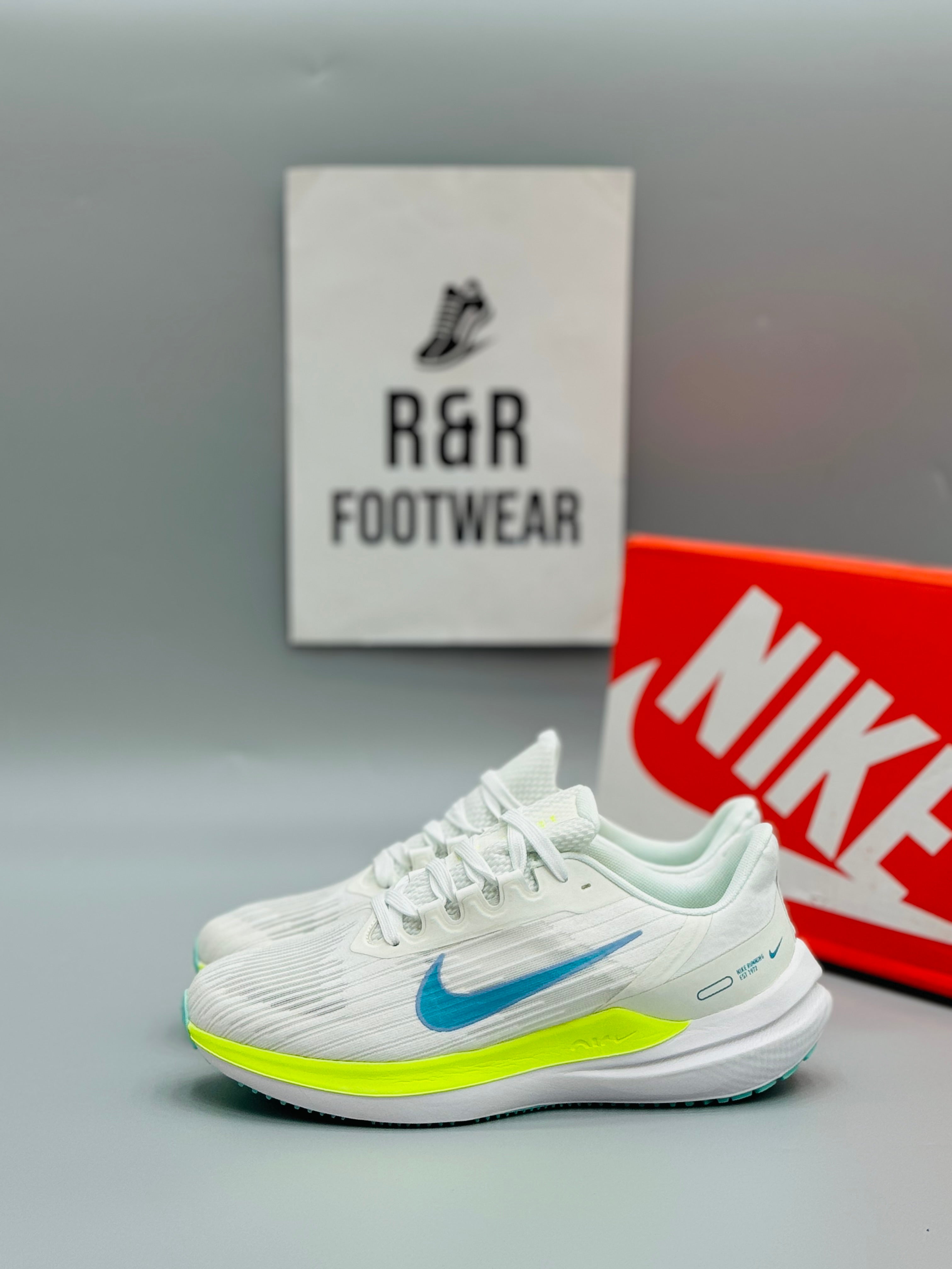 NK Winflo 9 runners
