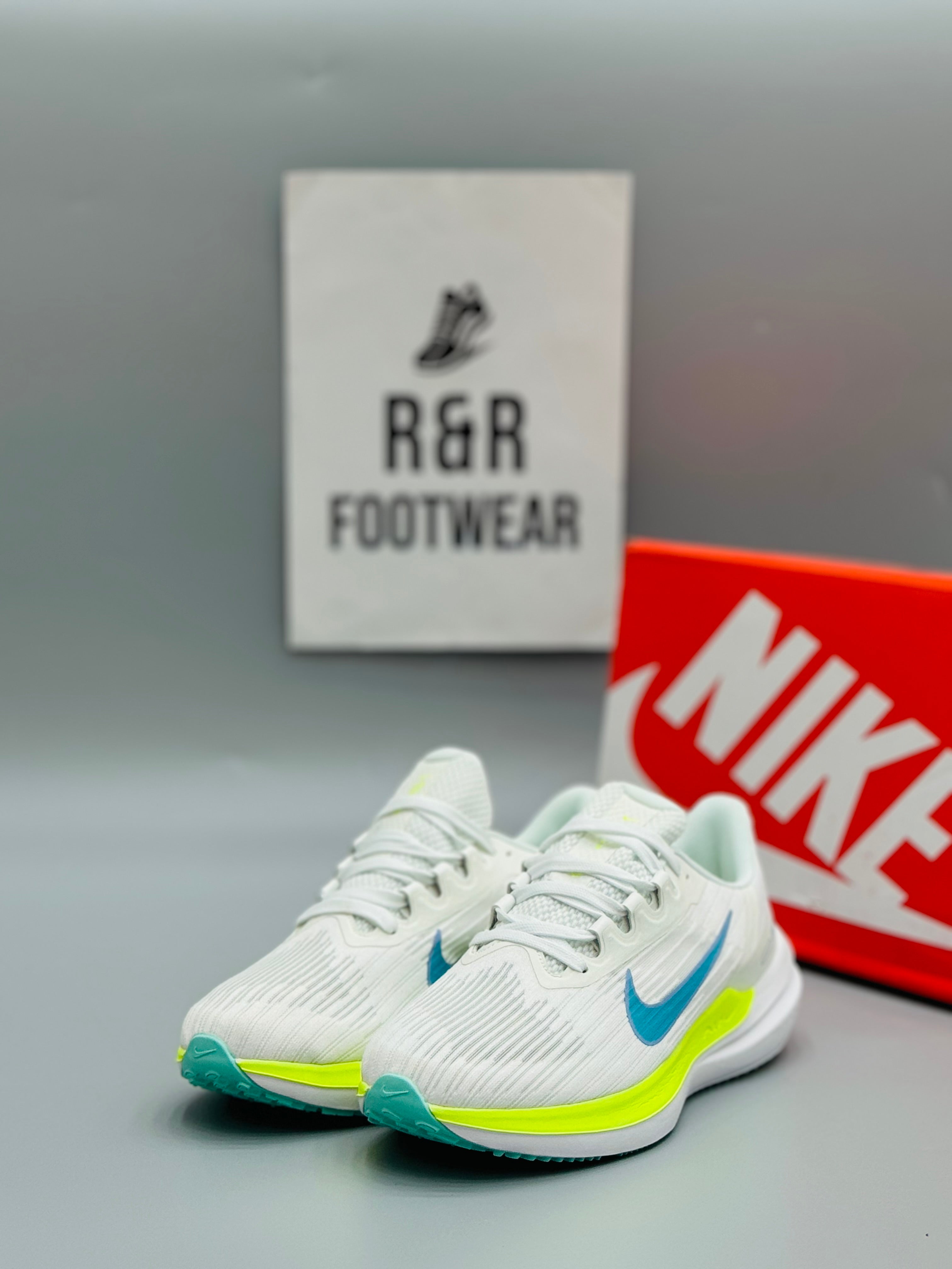 NK Winflo 9 runners