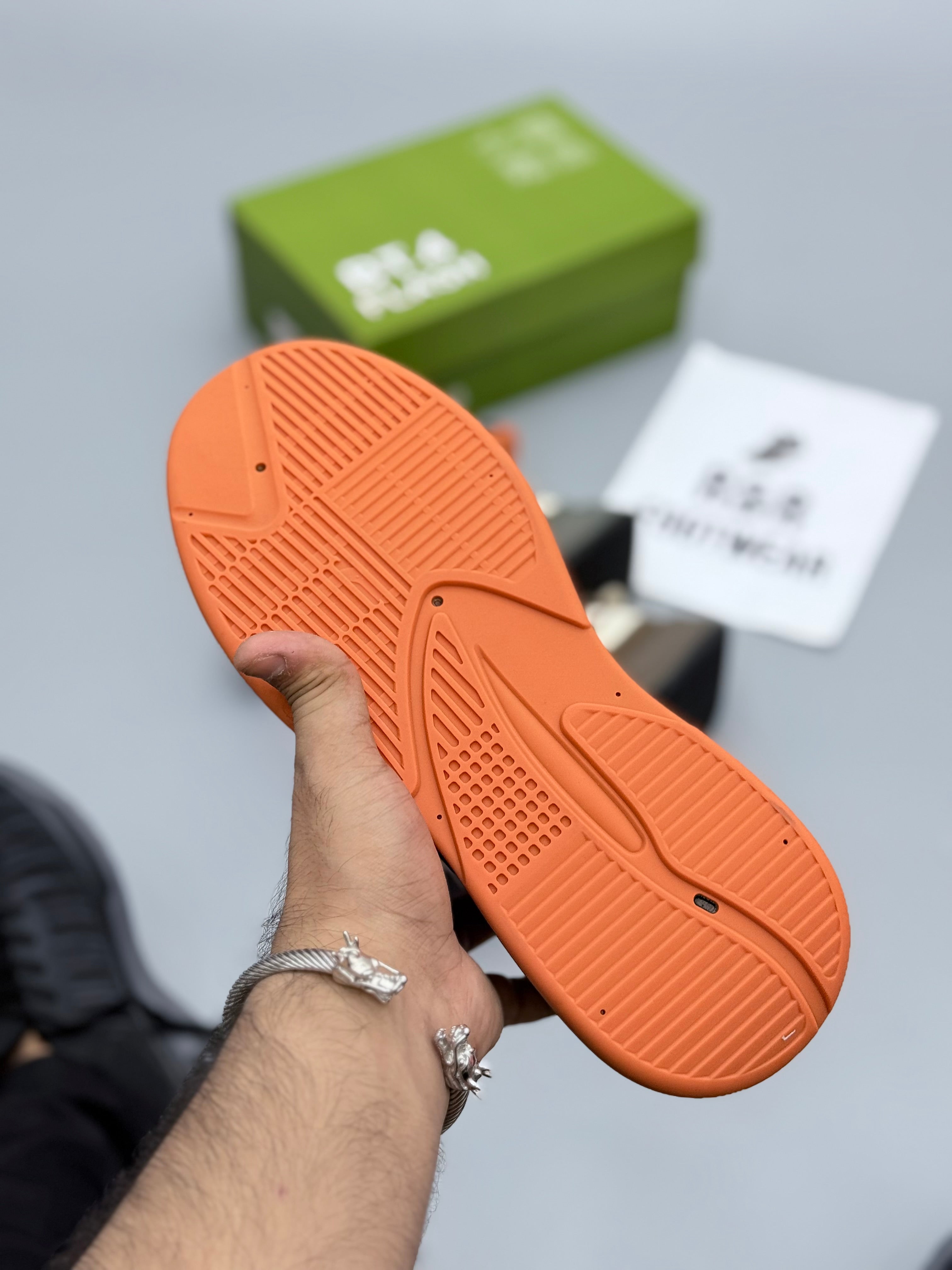 Flash sneakers