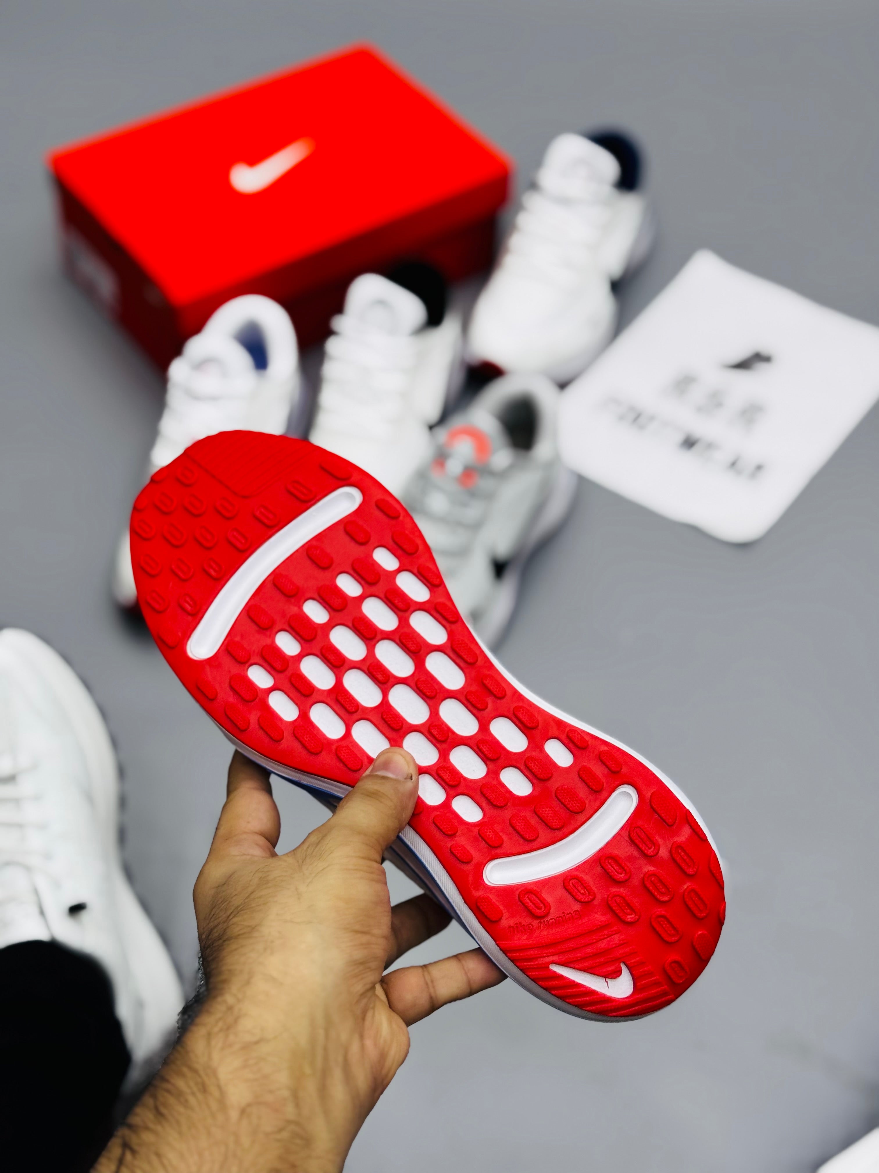 NK Journey Run Men's Road Running Shoes