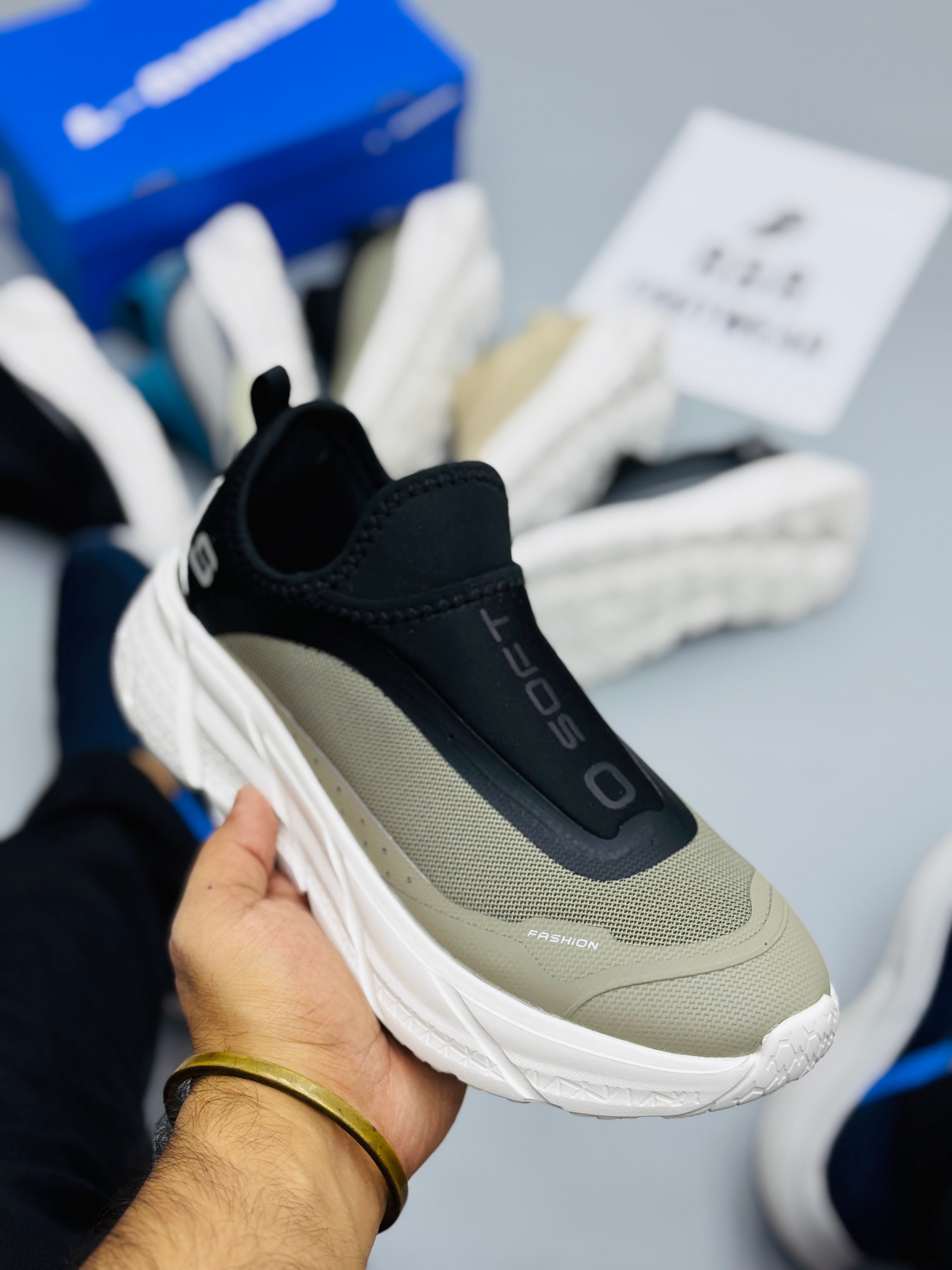 LI-NING RUNNING SHOES
