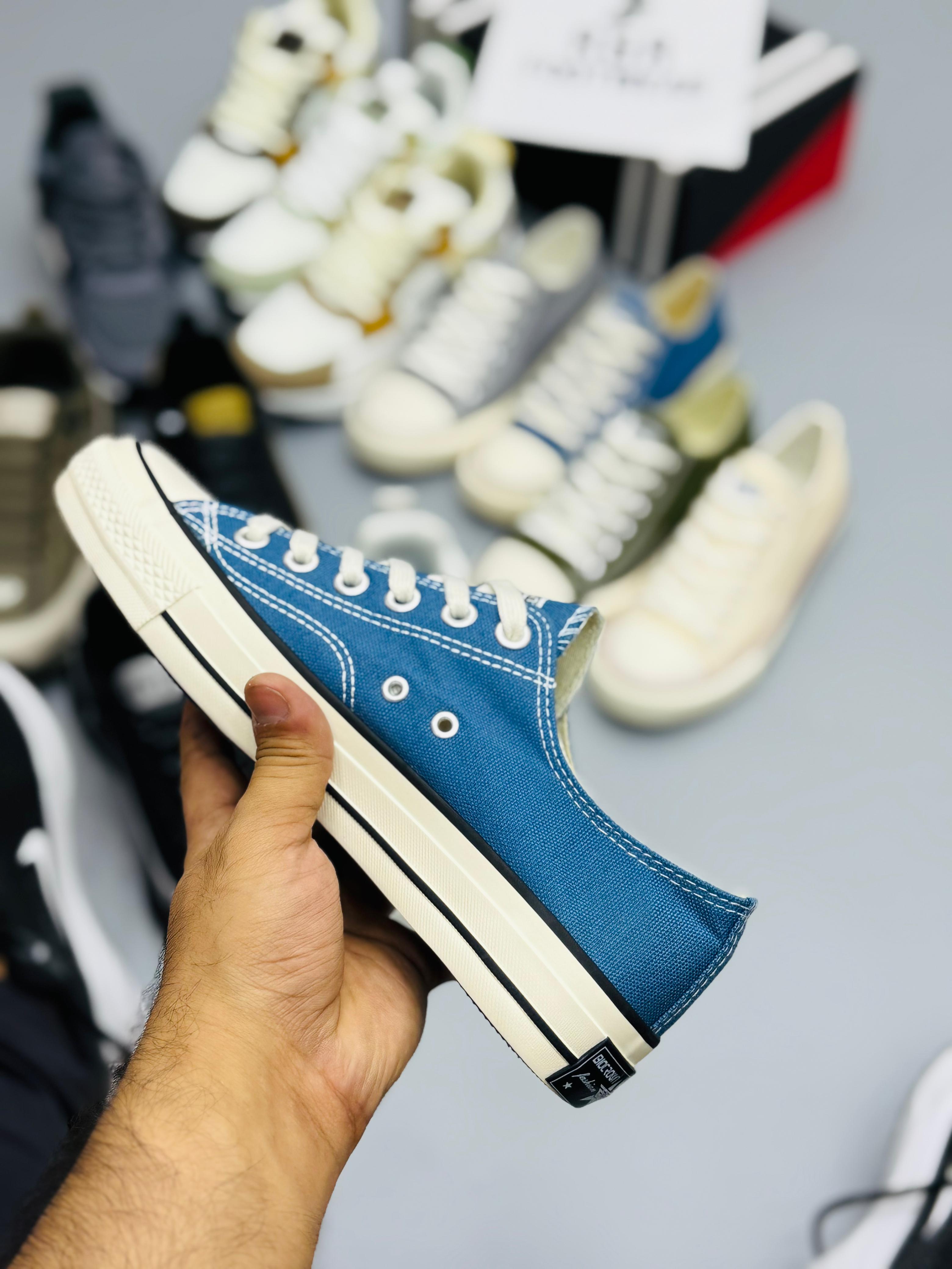 CANVA Sneakers
