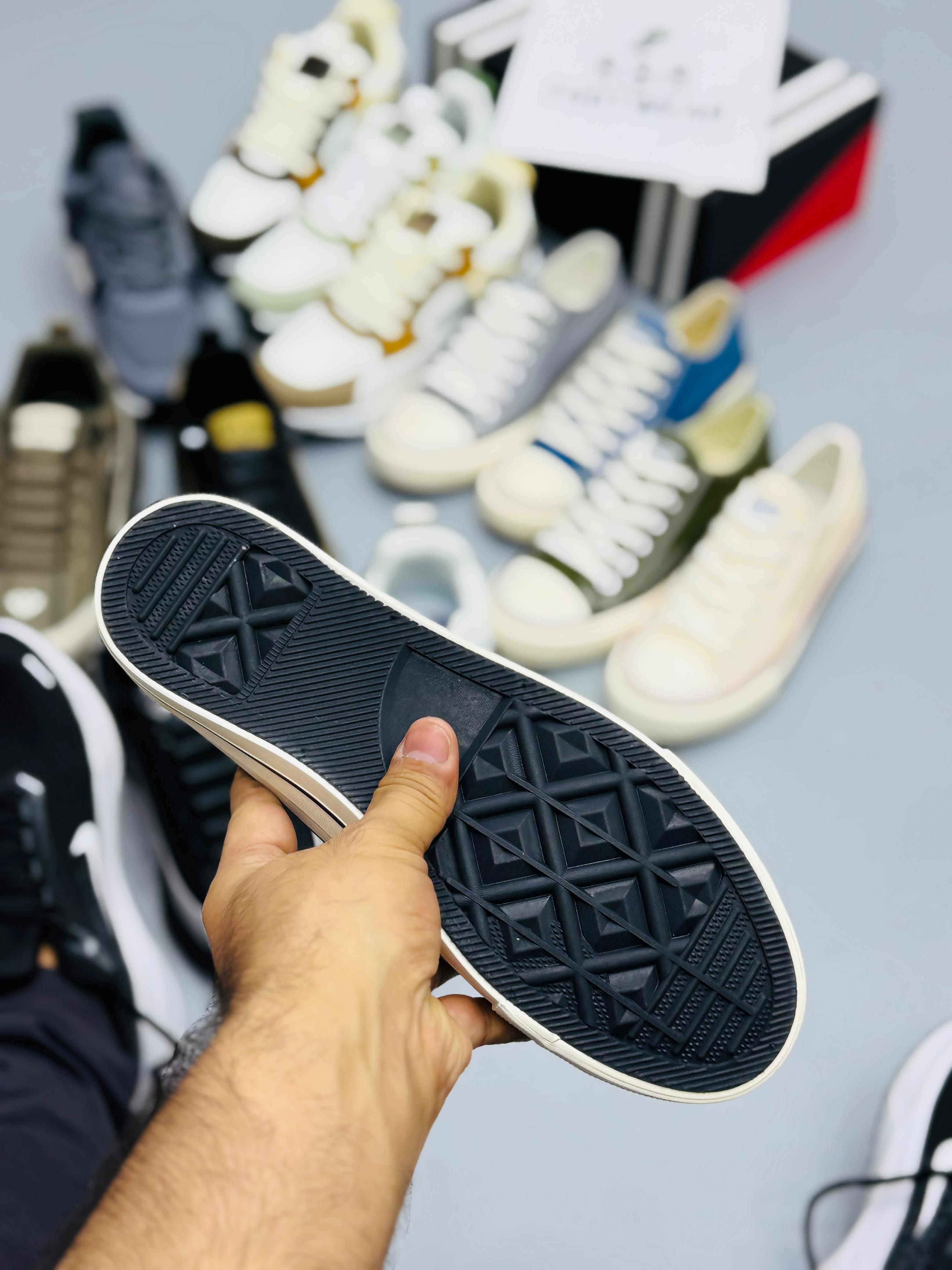 CANVA Sneakers